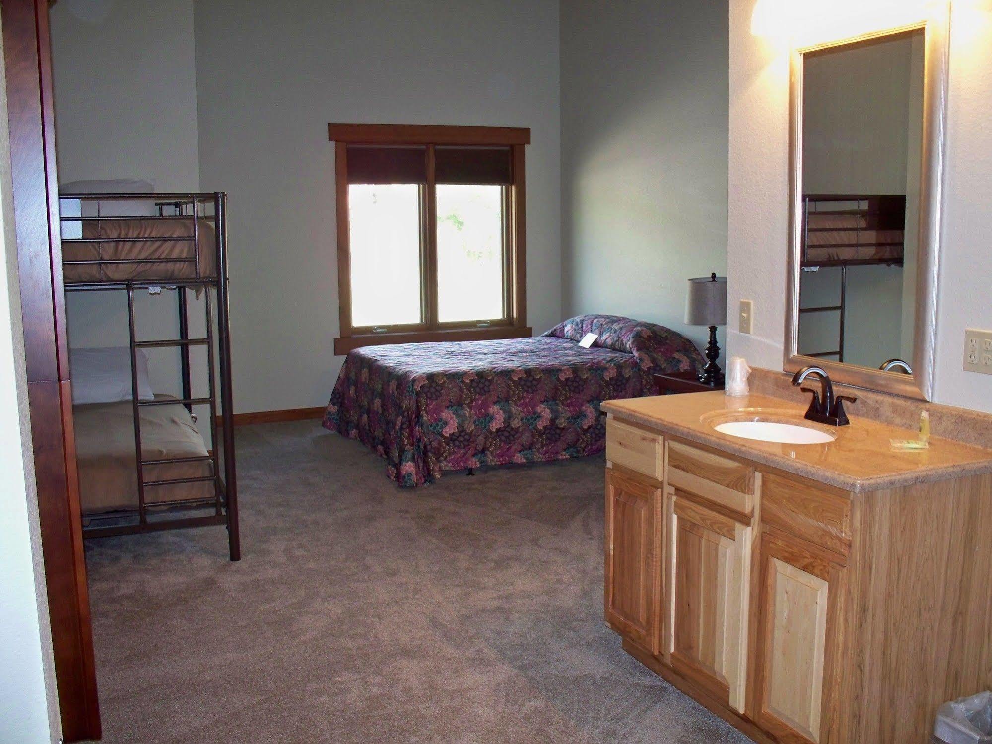 Canyon Lake Resort 拉皮德城 外观 照片